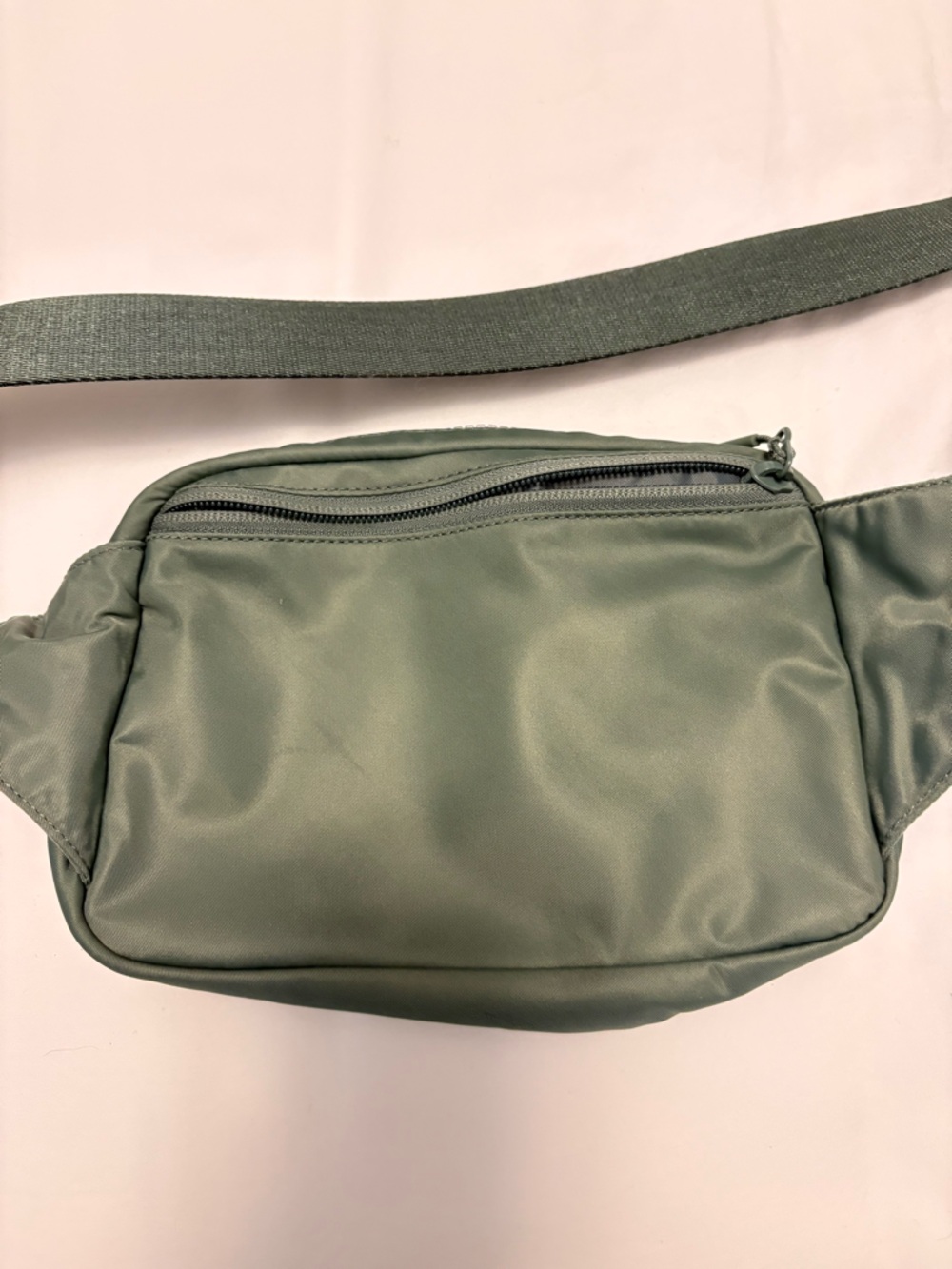 lululemon athletica Olive Green Crossbody Sling Pack - Picture 2 of 6